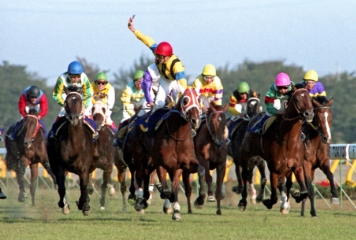[1985]ギャロップダイナ、天皇賞･秋、安田記念優勝。